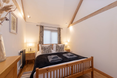the-barn-somersetcountryescape-somerset-bedroom-1