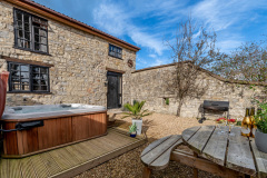 the-granary-hot-tub