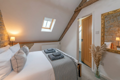 rose-cottage-somerset-country-escape-bedroom-2