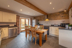 rose-cottage-somerset-country-escape-kitchen-breakfast-seating