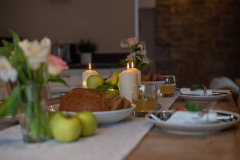 rose-cottage-somerset-country-escape-table