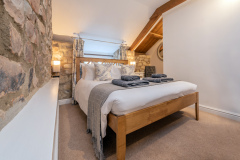 the-granary-somerset-bedroom-2-relax
