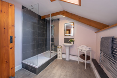 the-granary-somerset-bedroom-1-ensuite