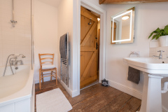 the-granary-somerset-bedroom-2-bathroom