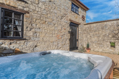 the-granary-somerset-hot-tub-spa-bbq-600-600