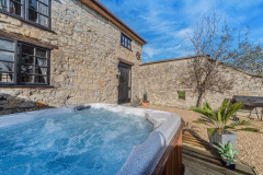 the-granary-somerset-hot-tub-spa-bbq