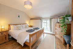 the-old-mill-somersetcountryescape-somerset-bedroom-1